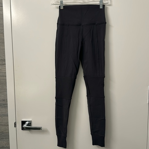 Alo gray leggings - Picture 2 of 4